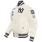 Men's New York Varsity Yankees Jacket - Image 9